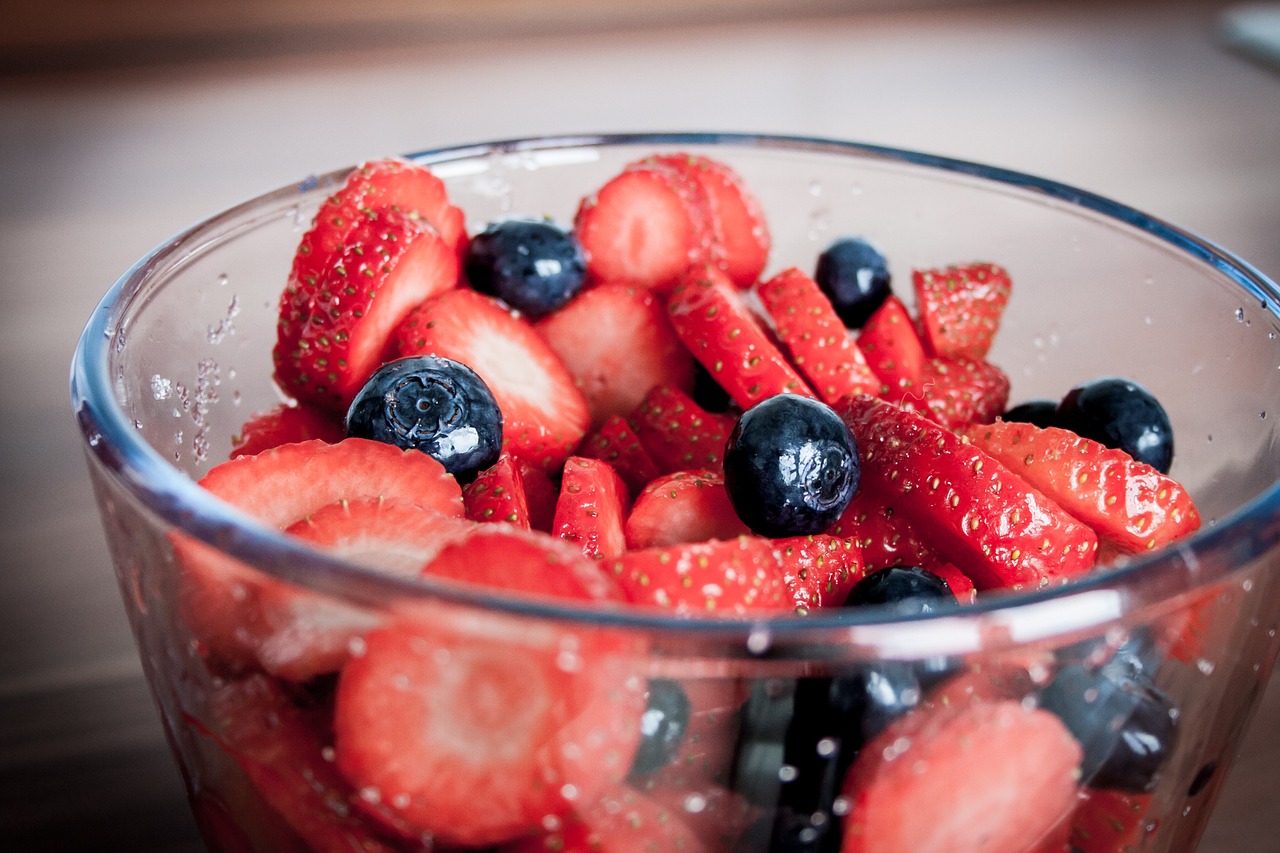 strawberries berries bowl free photo