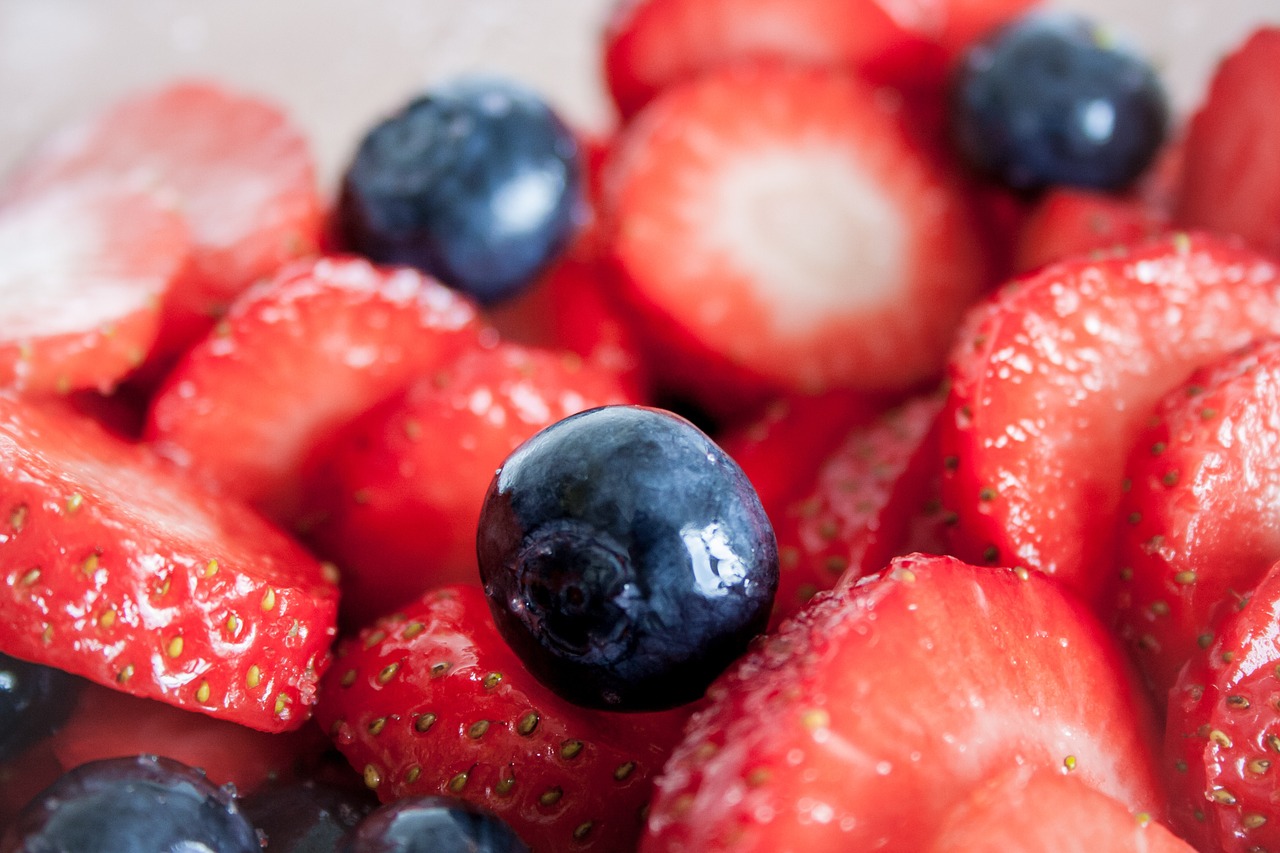 strawberries berries bowl free photo