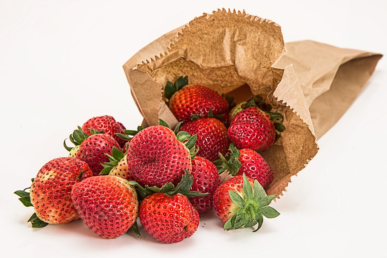strawberries fresh fruit dessert free photo