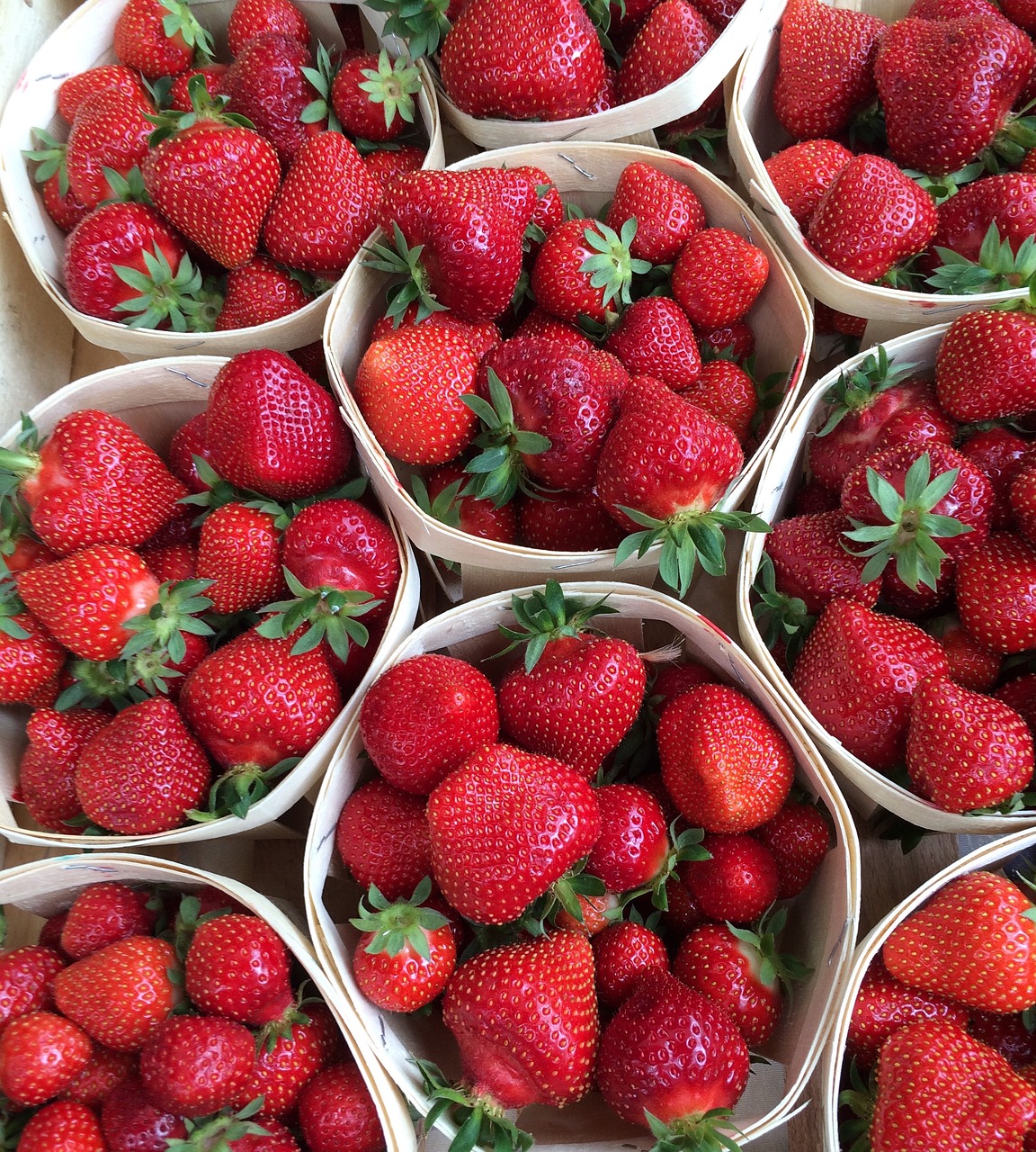 strawberries strawberry strawberries in basket free photo