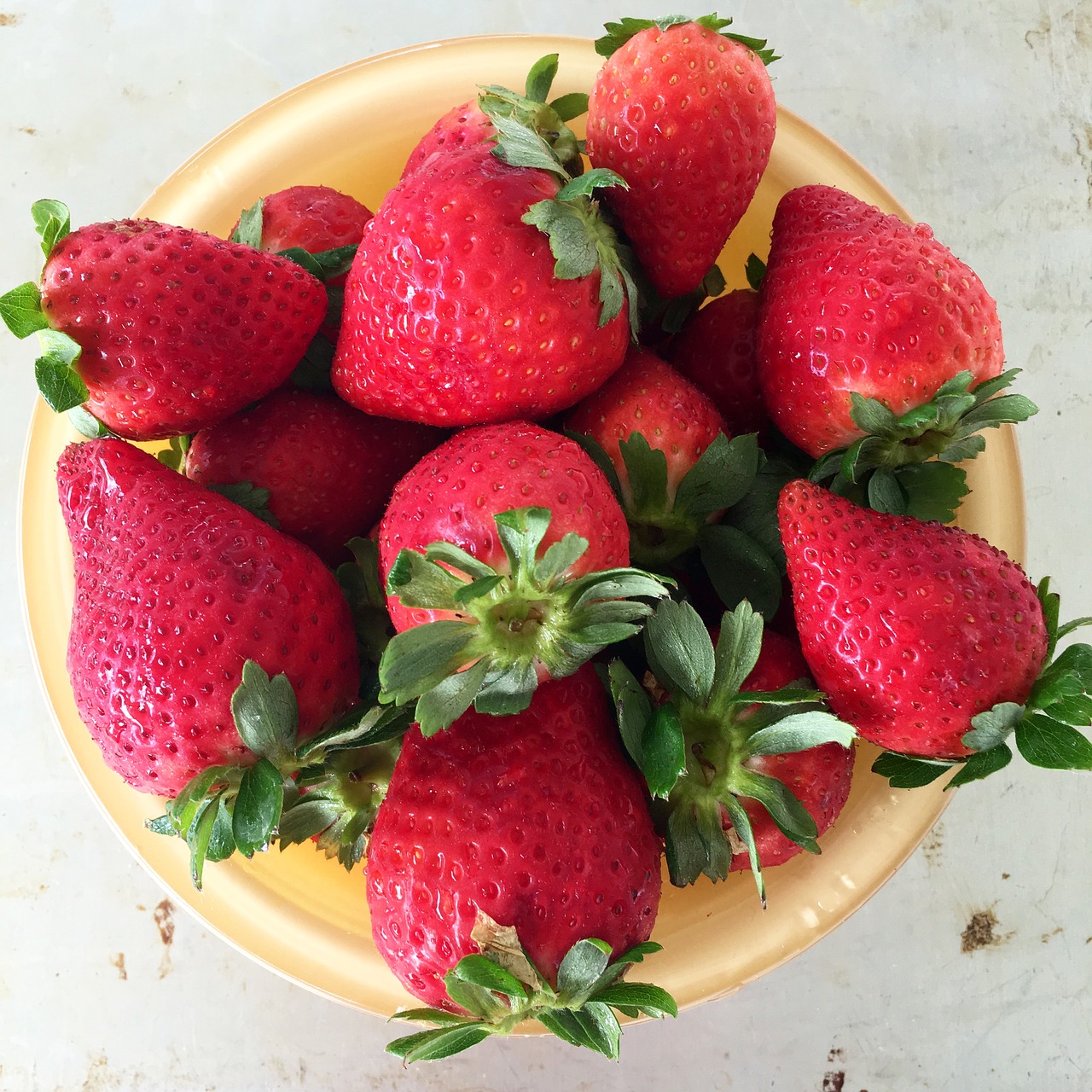 strawberries bowl fruit free photo