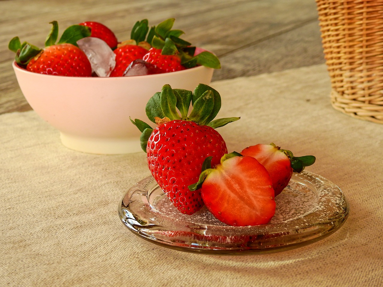 strawberries berries fruits free photo