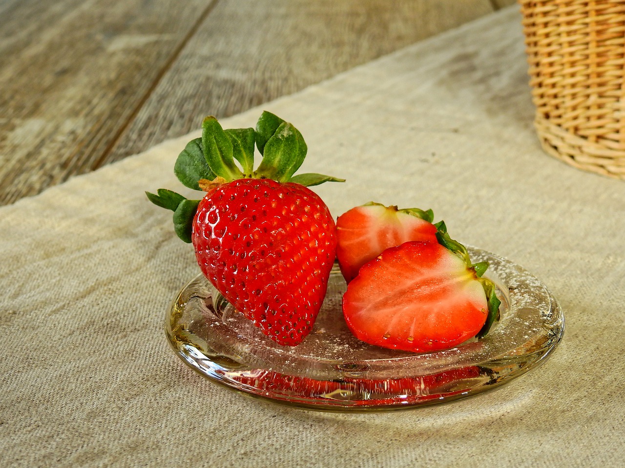 strawberries berries fruits free photo