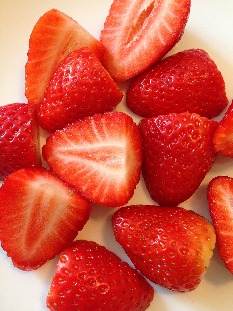 strawberries eat nutrition free photo