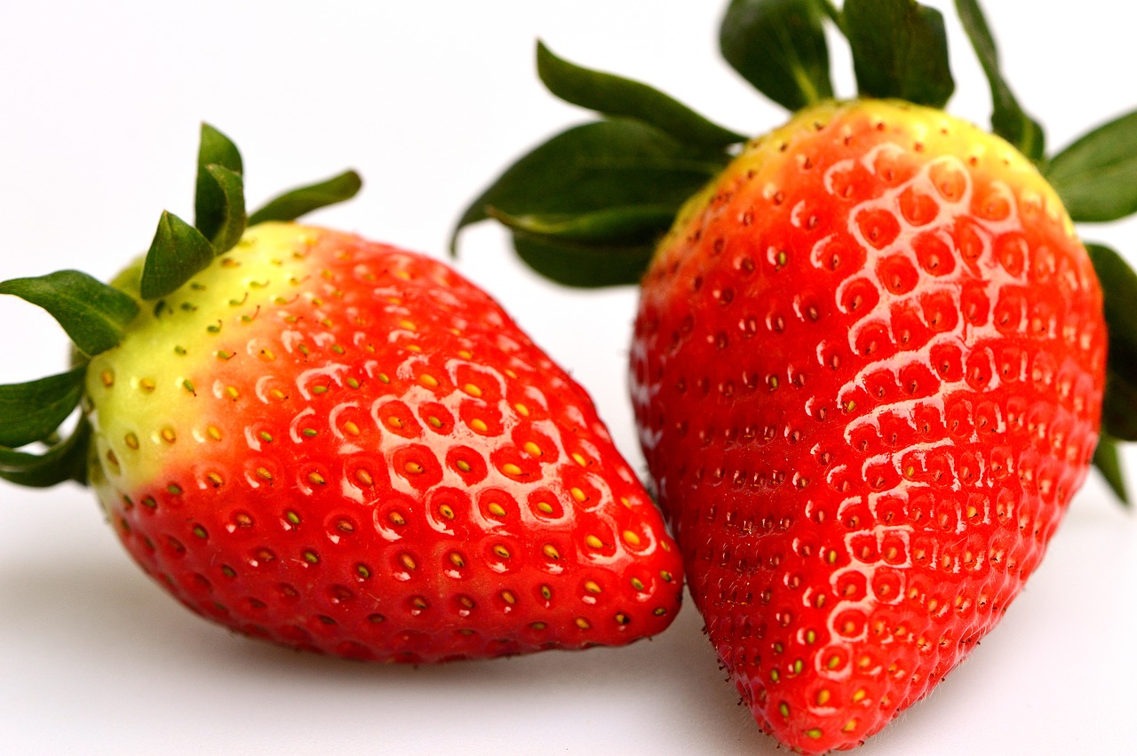 strawberries fruit berry free photo