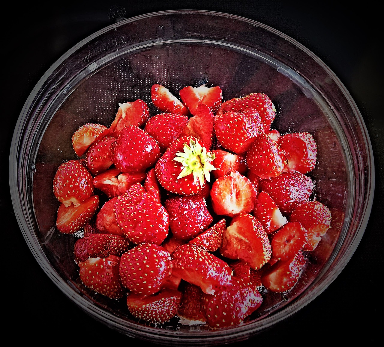 strawberries fruits fruit free photo