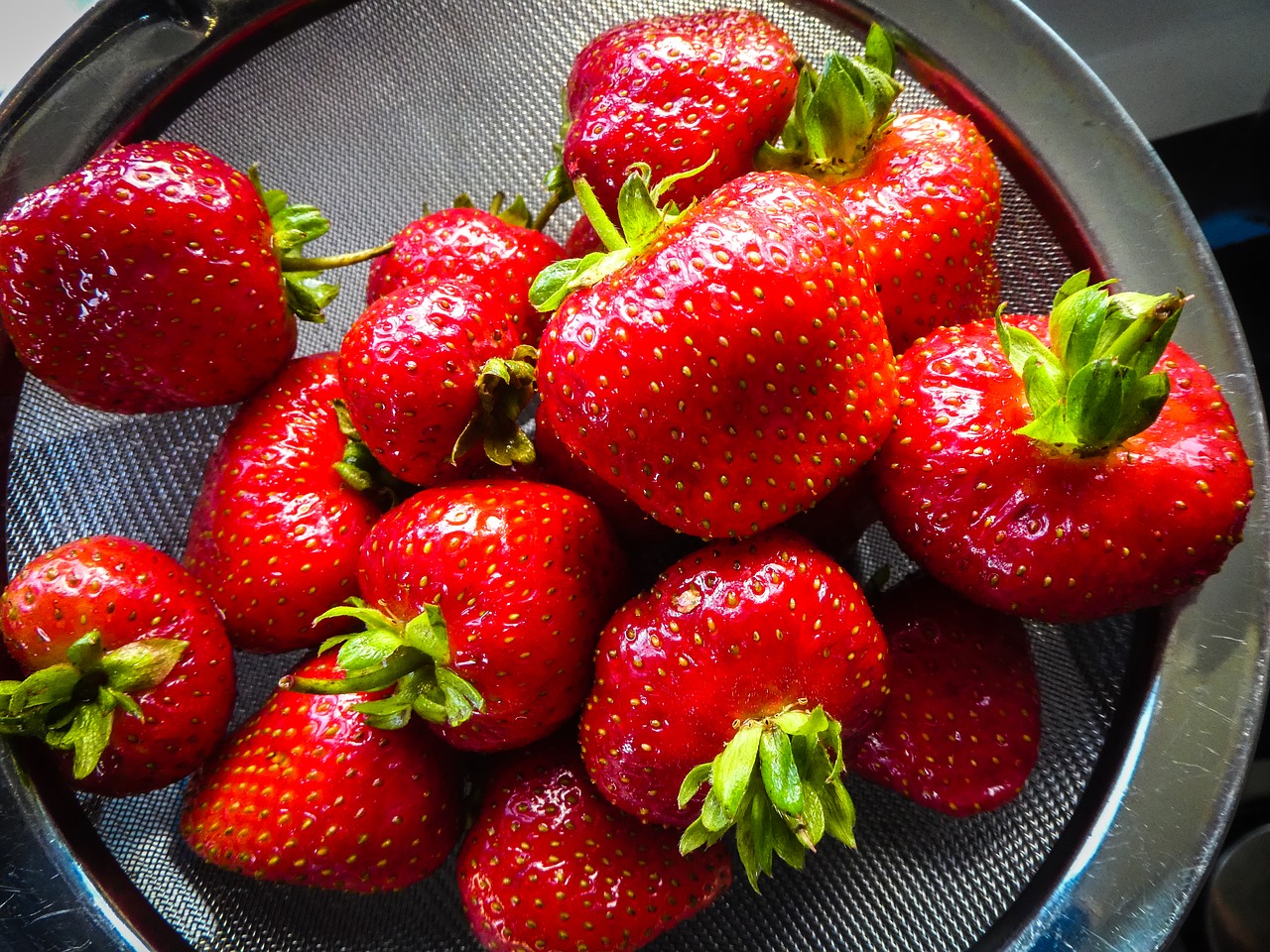 strawberries fruit strawberry free photo