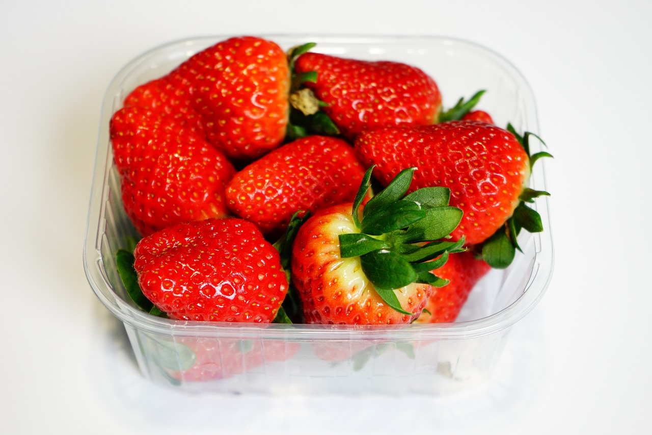 strawberries strawberry bowl sweet free photo