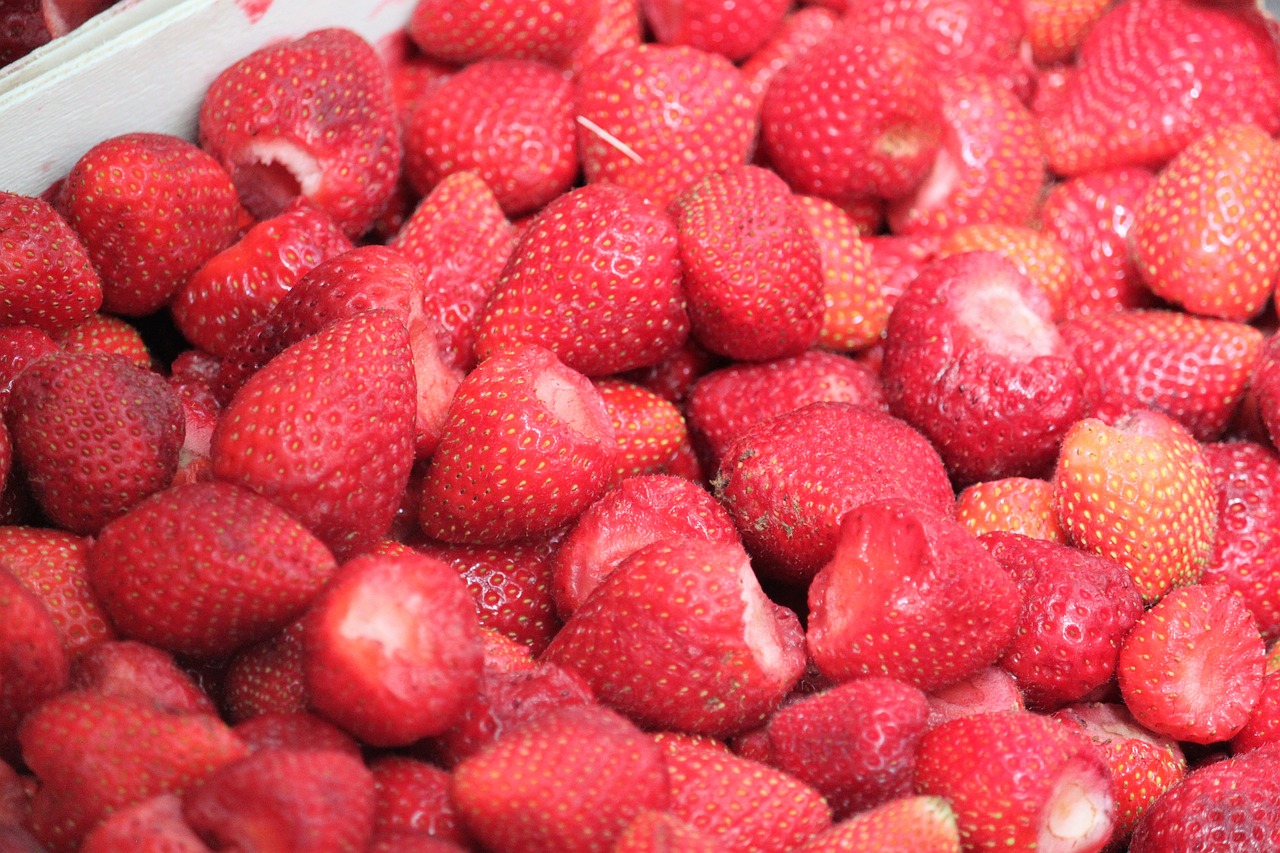 strawberries fruit summer free photo