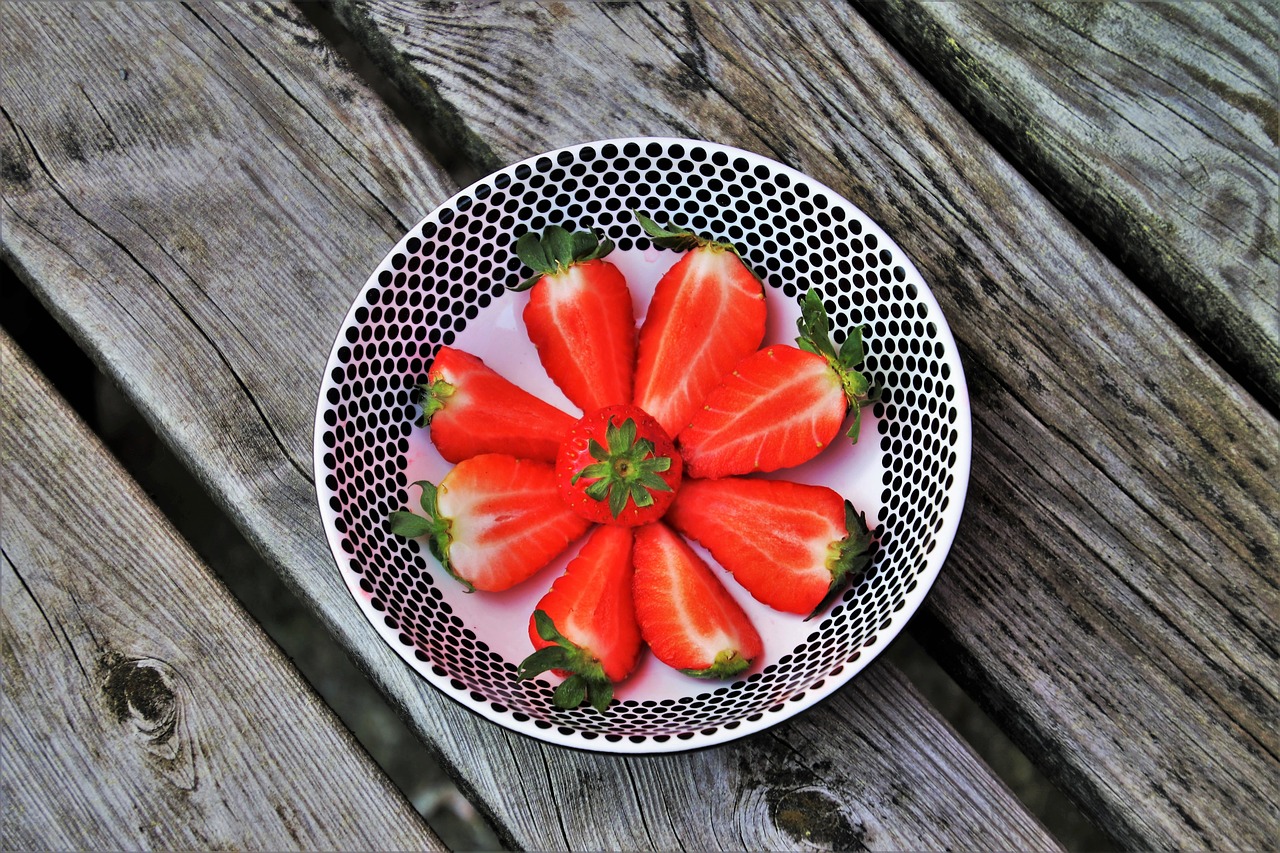 strawberries  plate  dots free photo