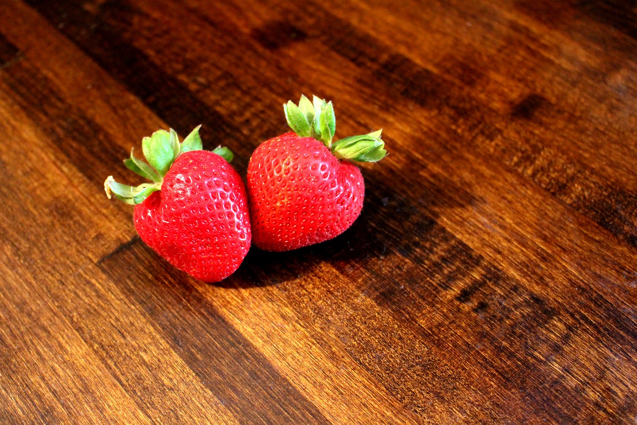 strawberries  red  strawberry free photo