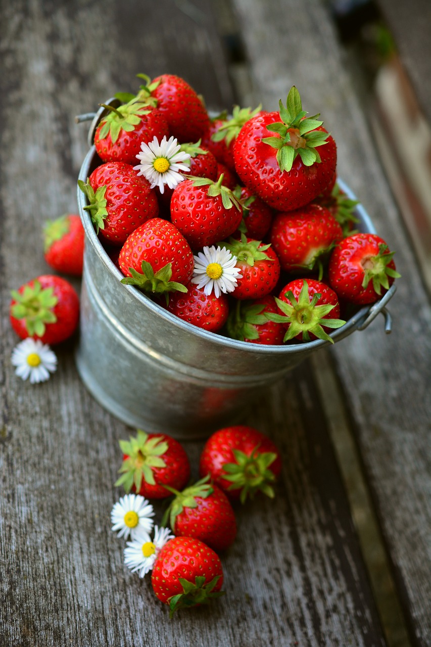 strawberries  fruit  delicious free photo