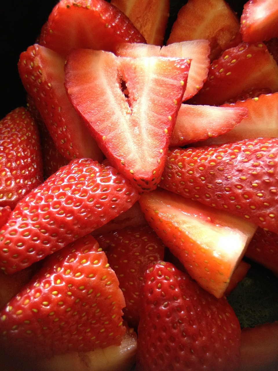 strawberries red fruit free photo