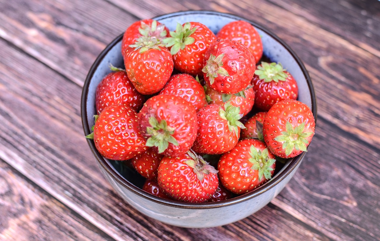 strawberries  fruit  healthy free photo