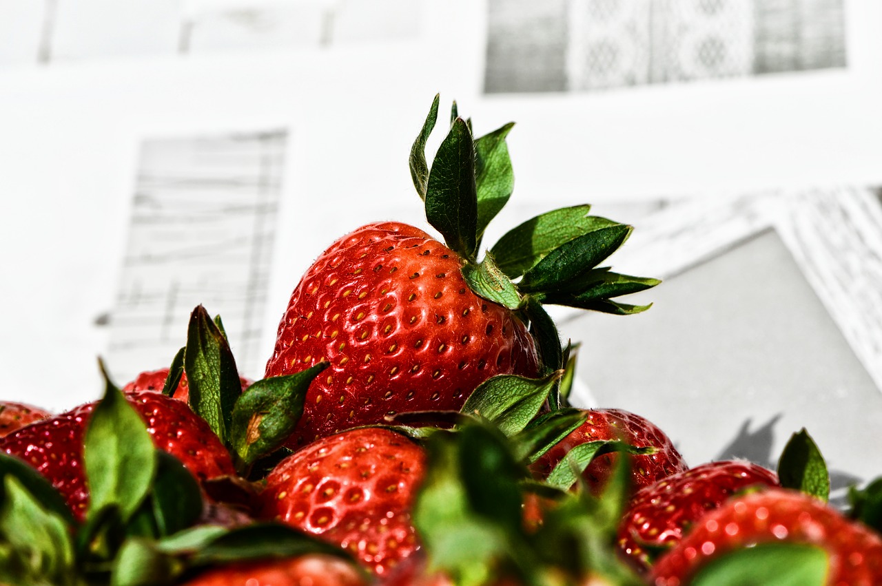 strawberries  fruit  close up free photo