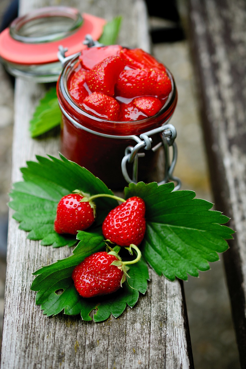 strawberries  fruit  eat free photo
