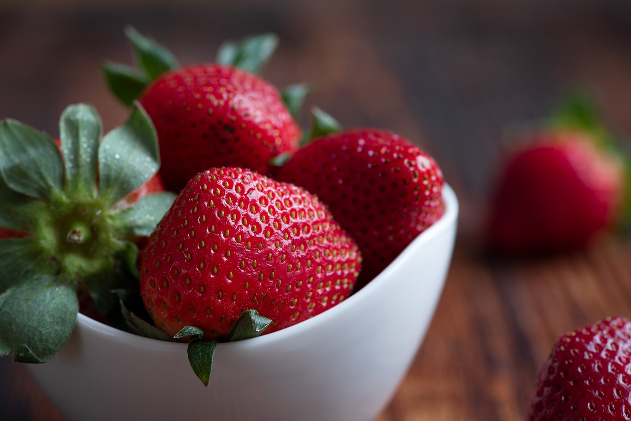 strawberries  red  fresh free photo