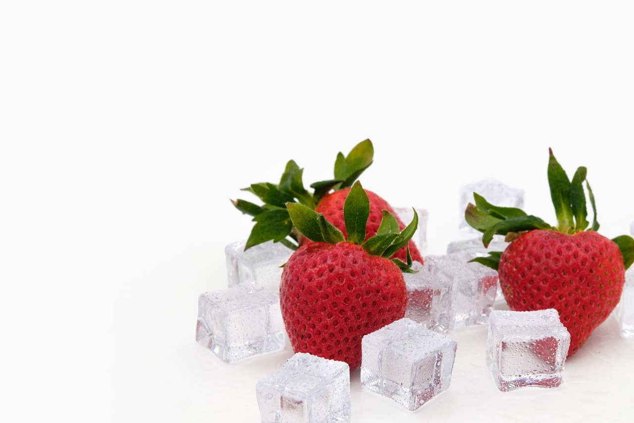 strawberries  ice  ice cubes free photo