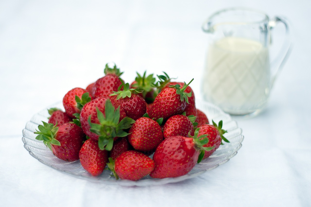 strawberries dessert cream free photo