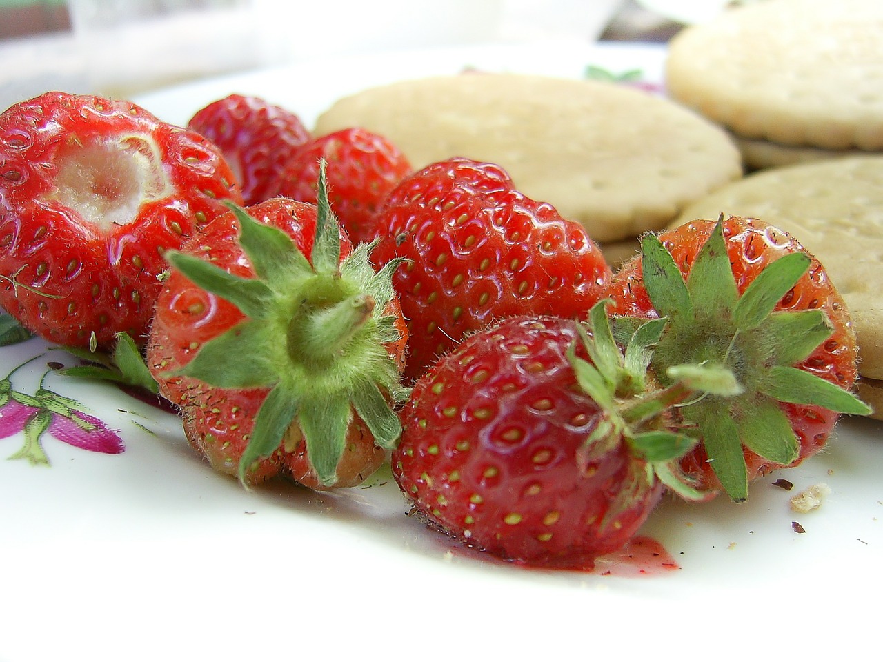 strawberries fruit vitamins free photo