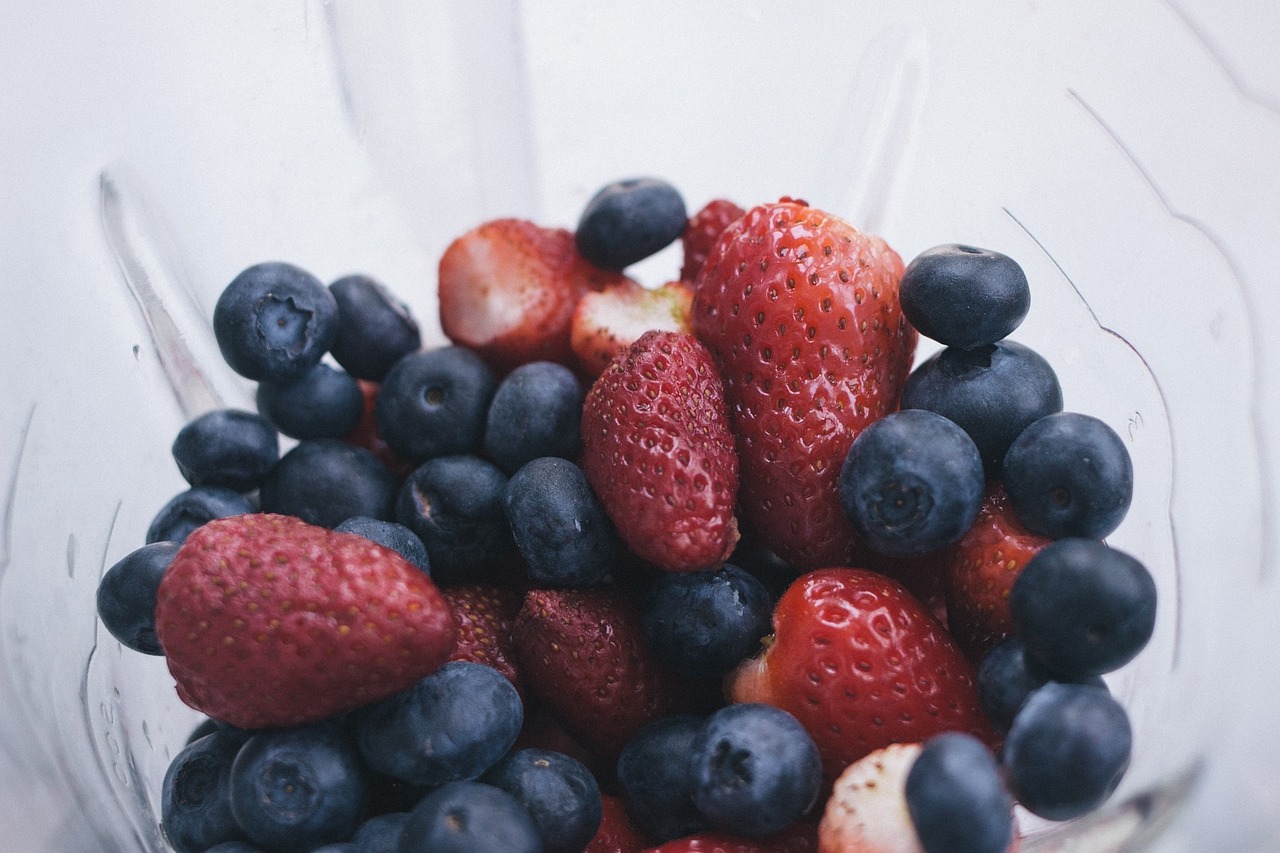 strawberries blueberries fruits free photo