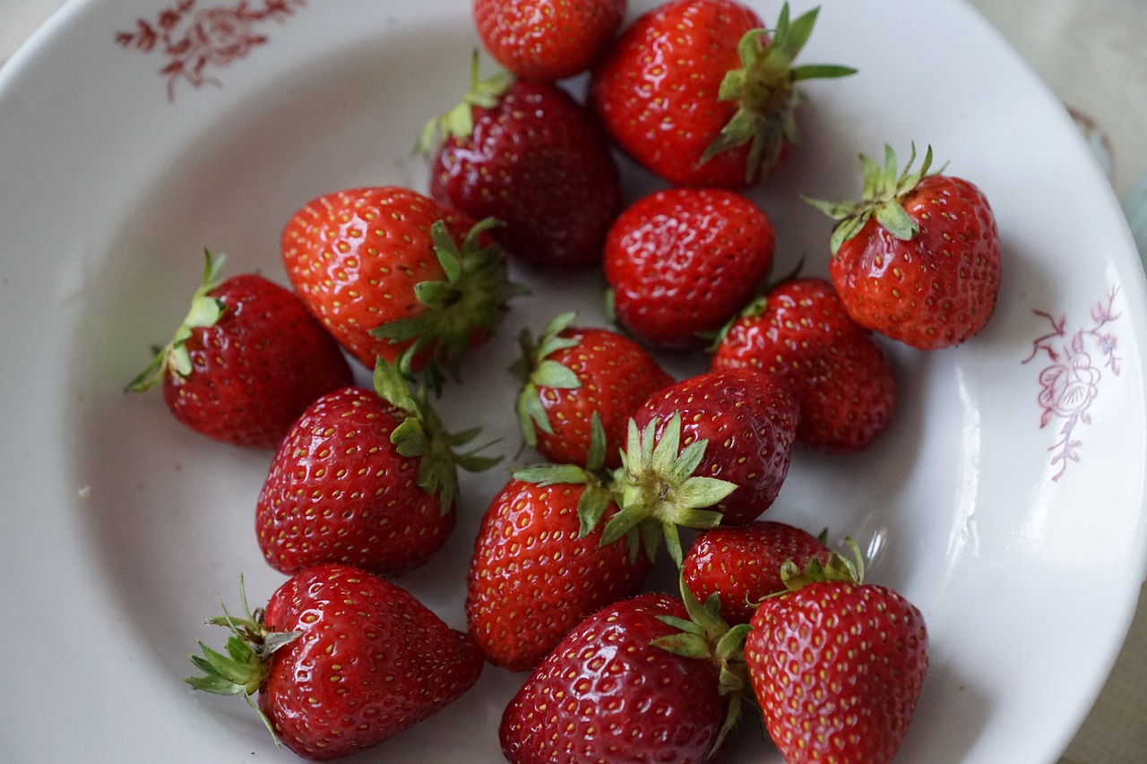 strawberries plate eat free photo