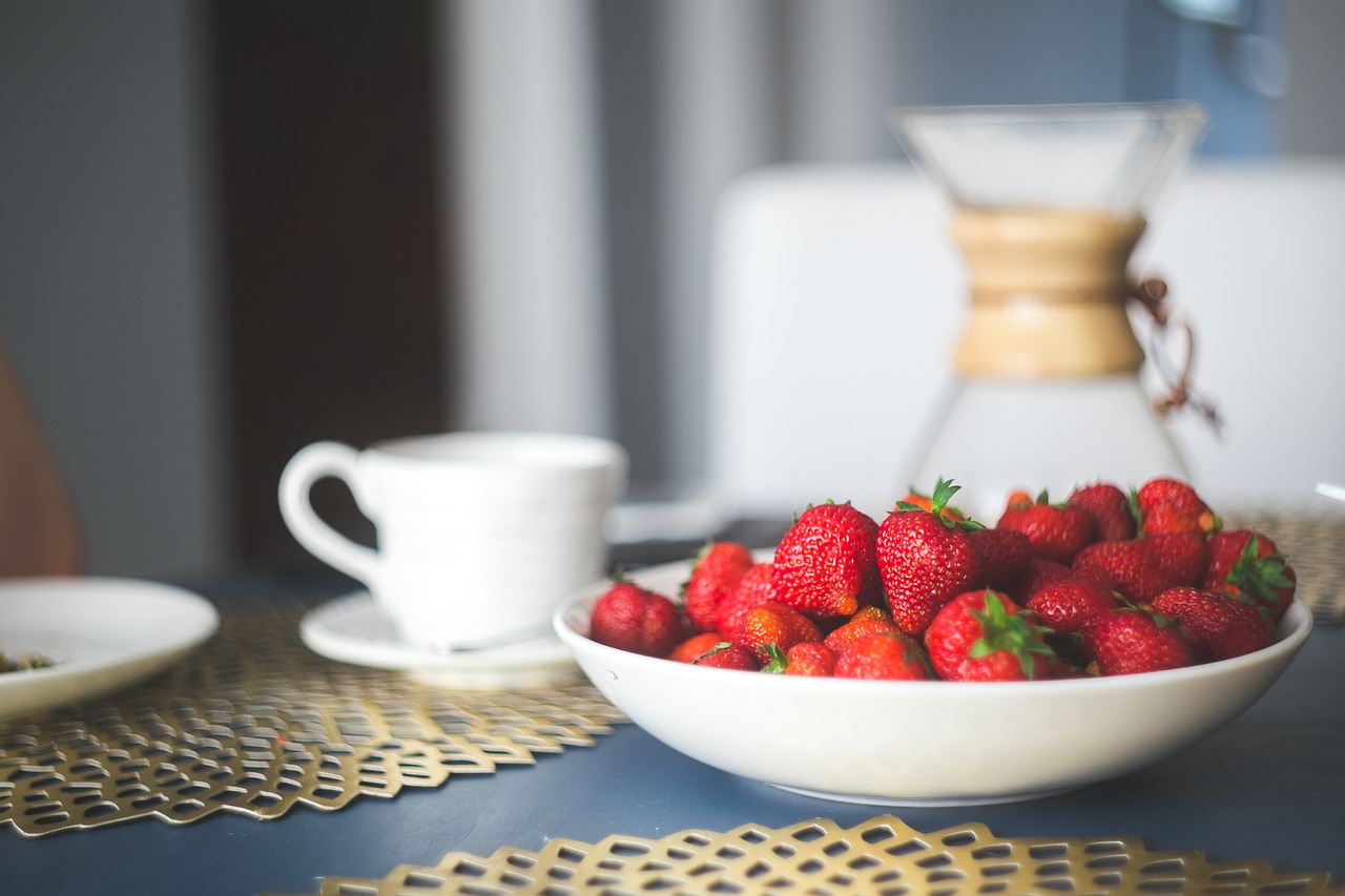 strawberries breakfast fruit free photo