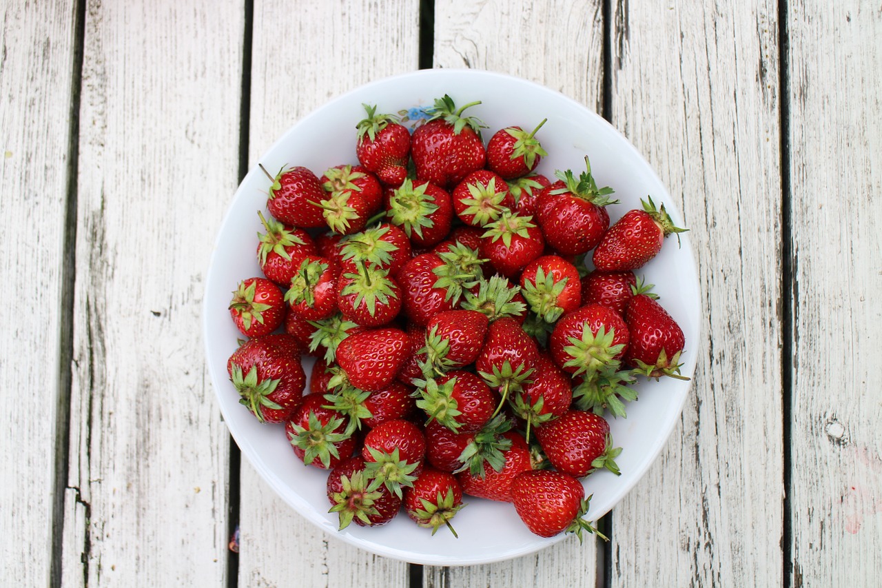 strawberries table bowl free photo