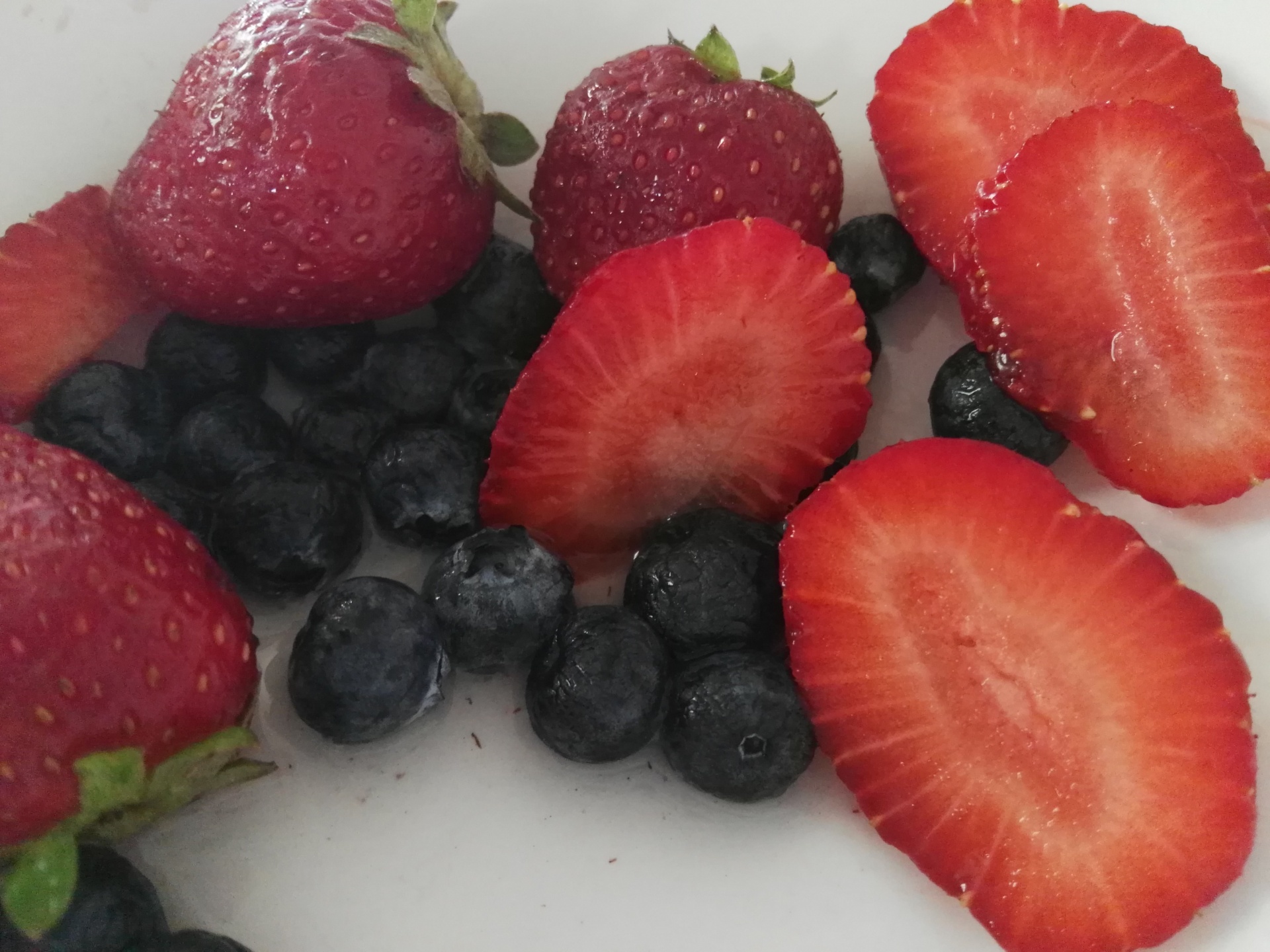 blueberries strawberries food free photo