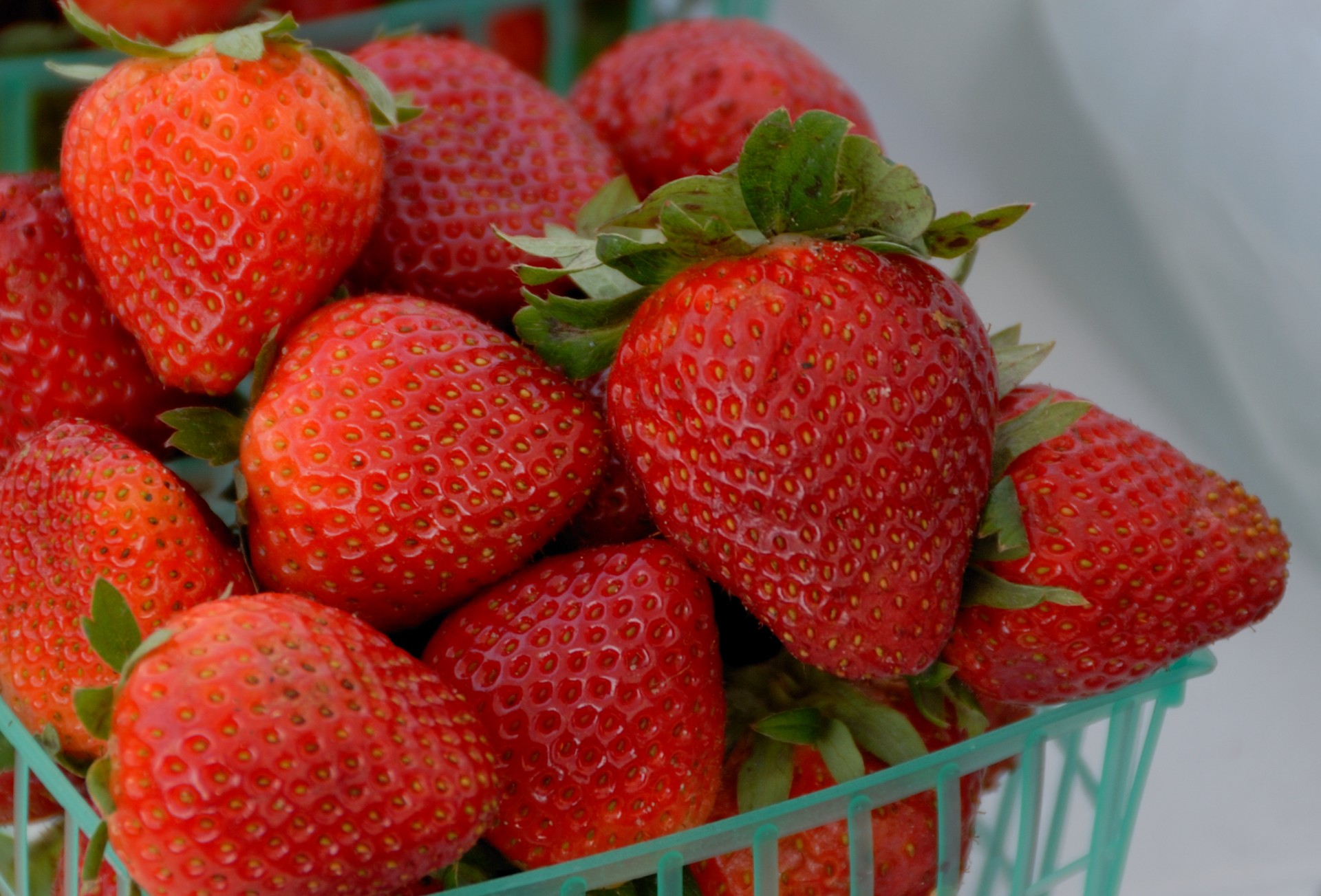 strawberries sweet for sale free photo