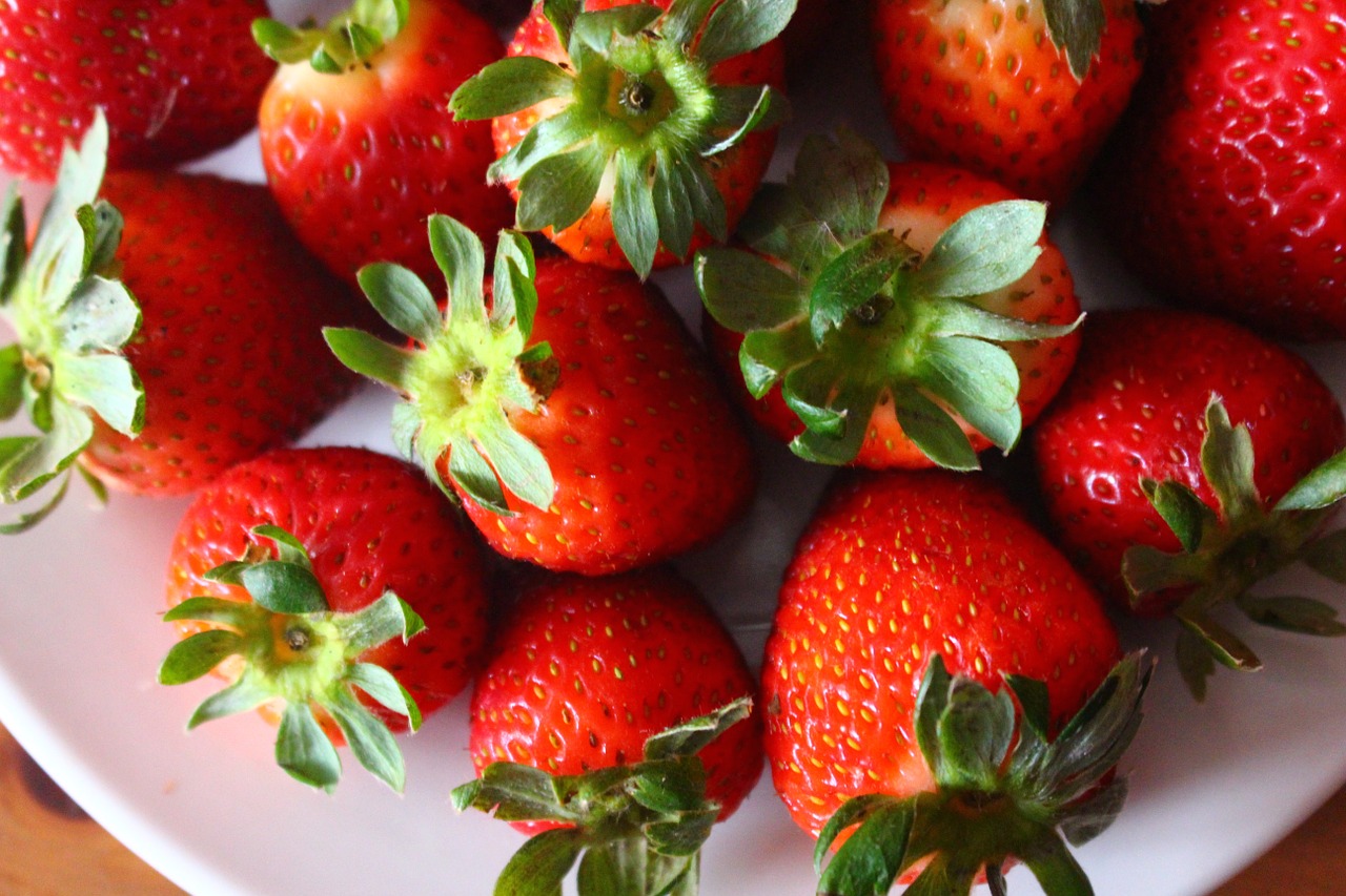 strawberry berry fruit free photo