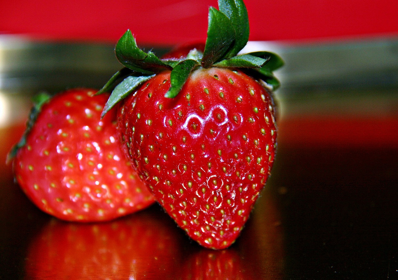 strawberry red color sweet free photo