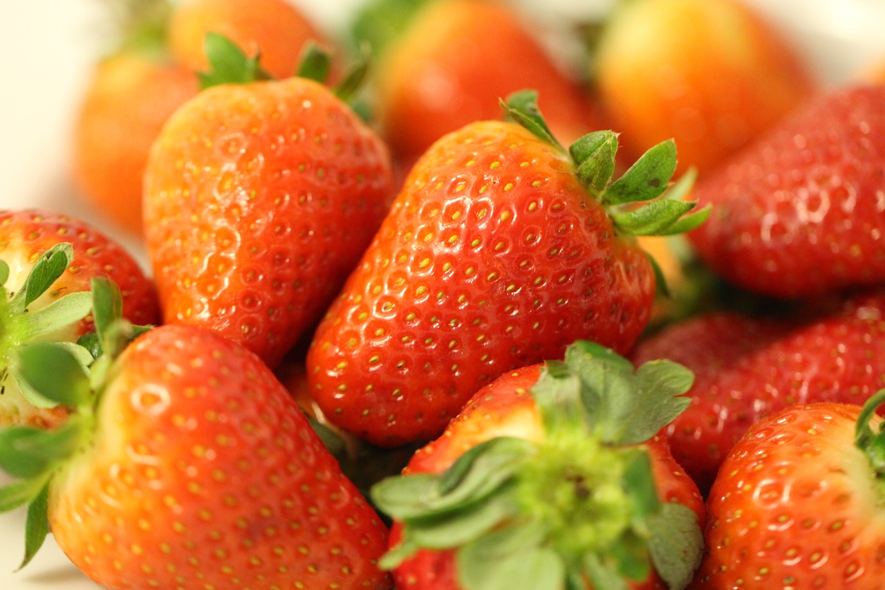 strawberry fruit fresh free photo