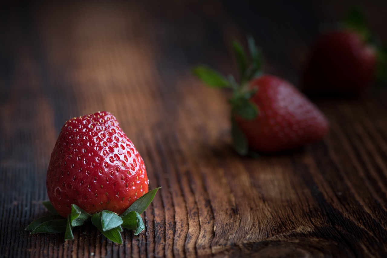 strawberry red soft fruit free photo