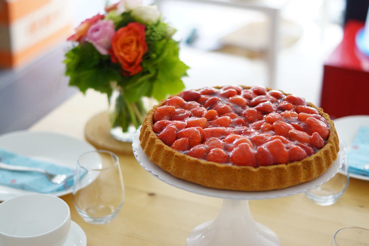 strawberry cake summer free photo