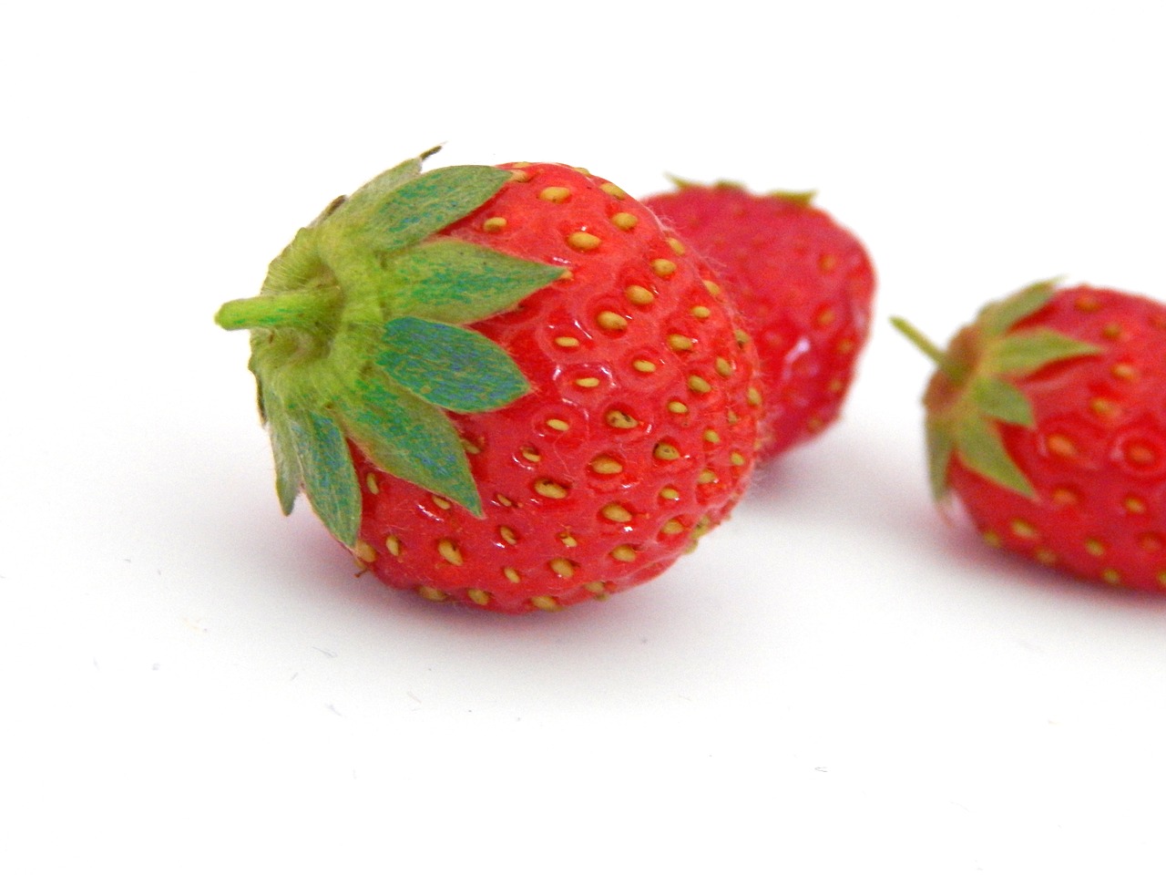 strawberry fruits food free photo