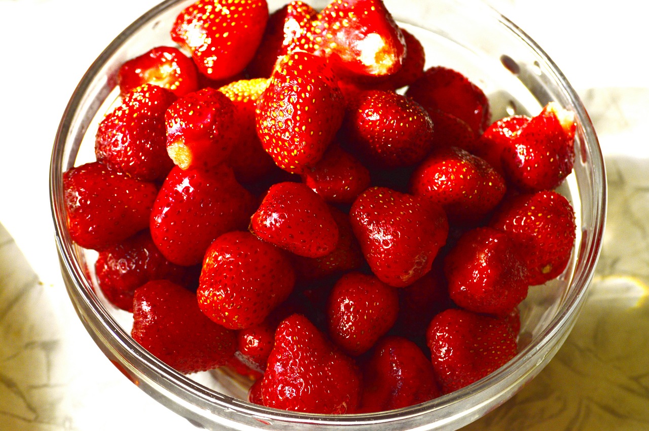 strawberry food fruit free photo