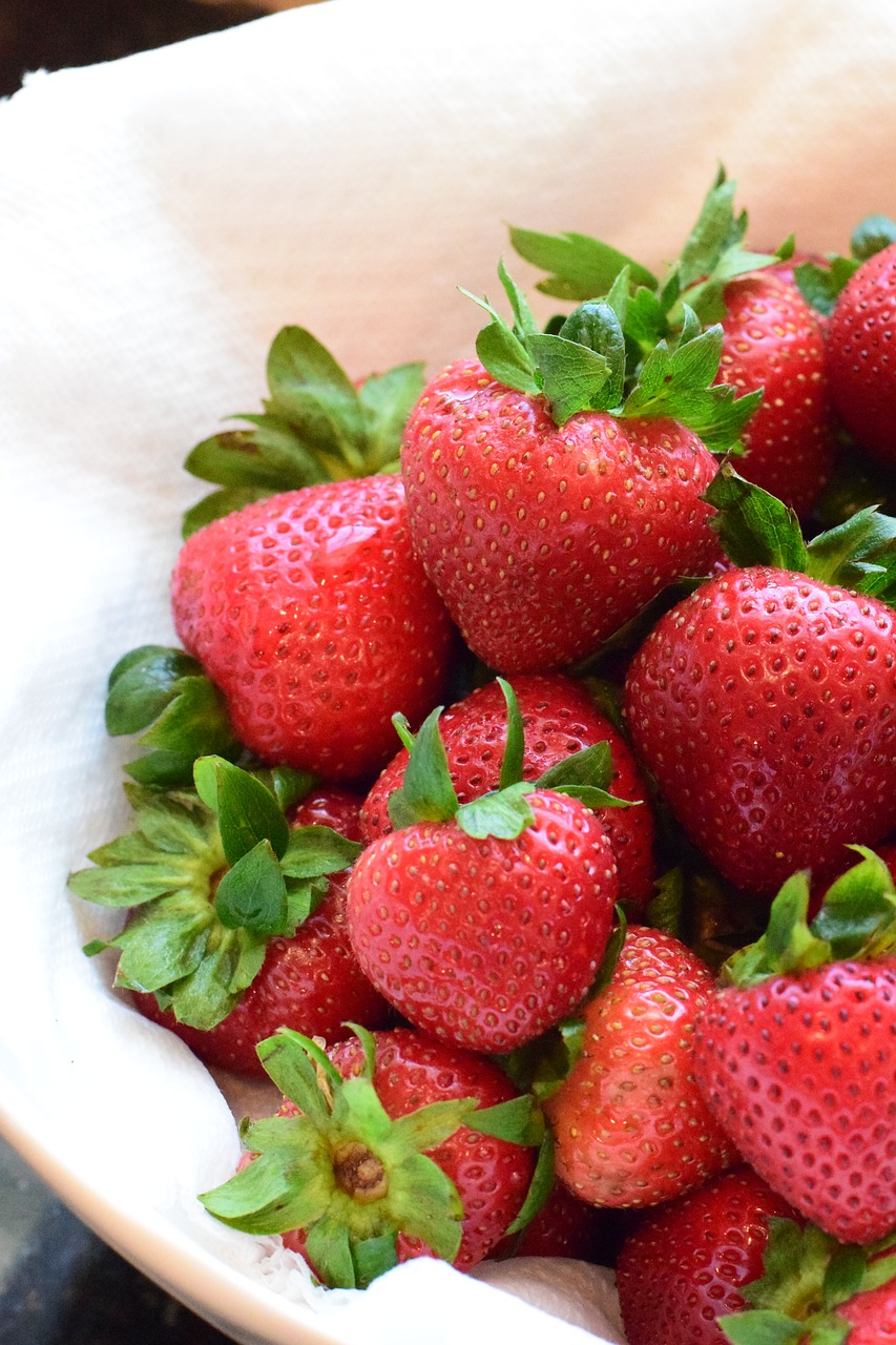 strawberry strawberries fruit free photo