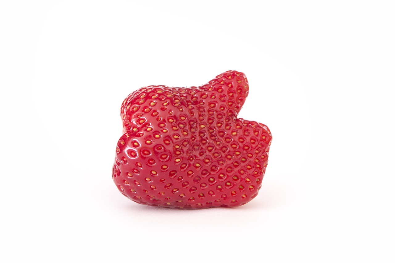 strawberry like fruit free photo