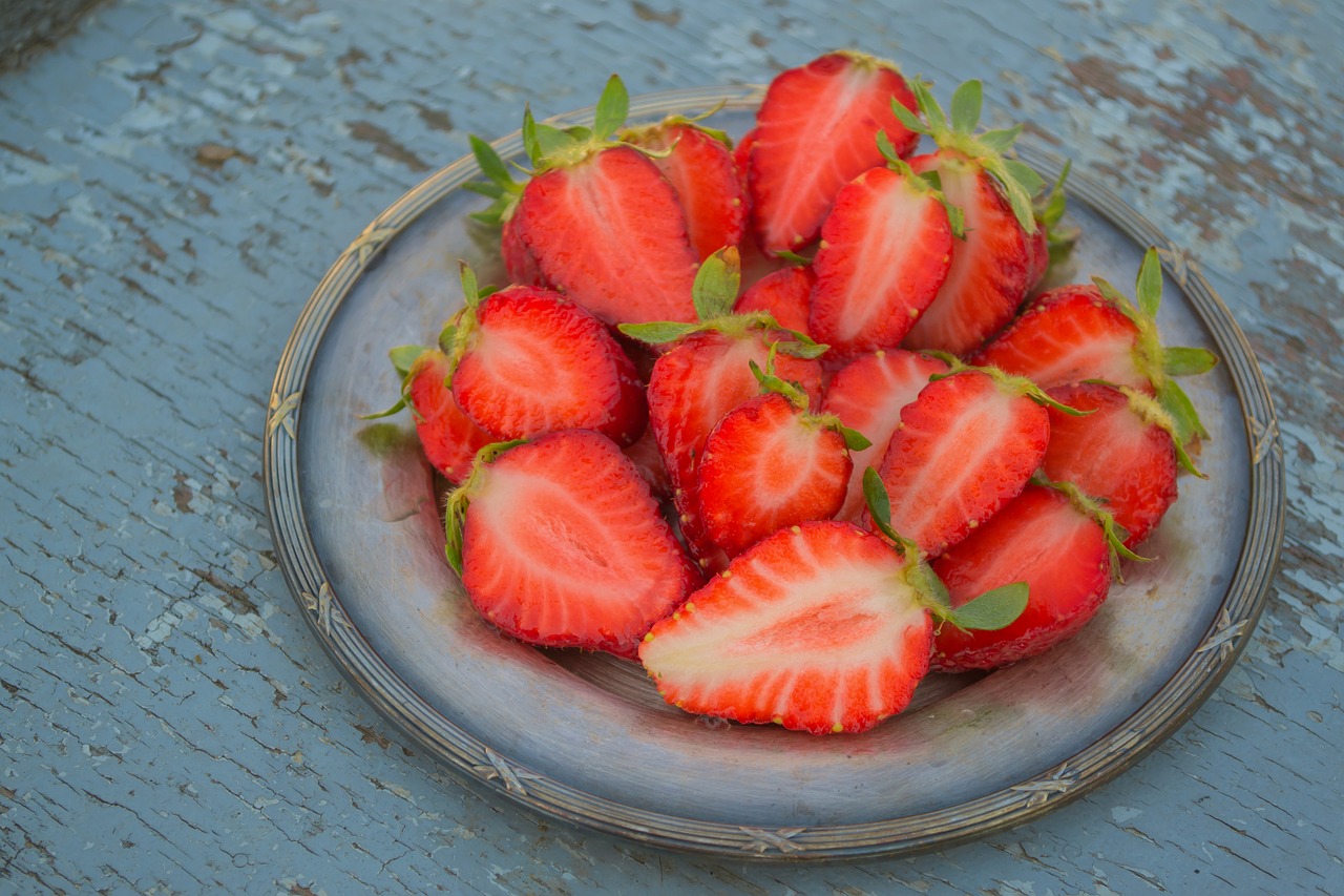 strawberry fruit plated free photo
