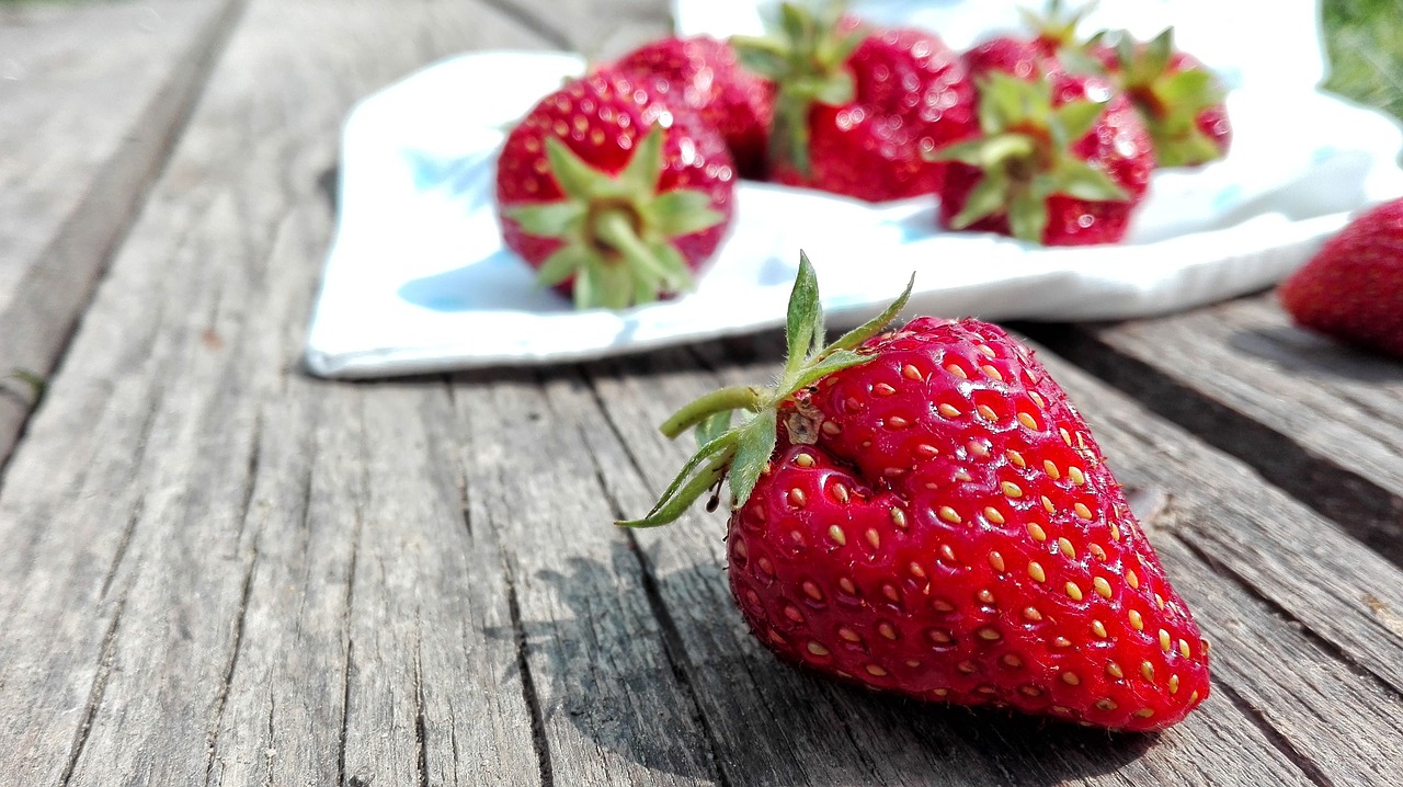 strawberry food crops free photo