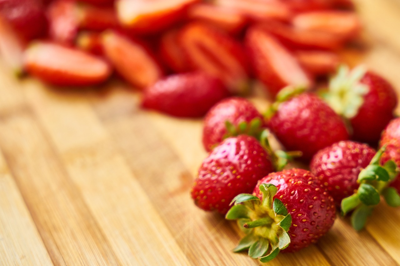 strawberry fruit red free photo