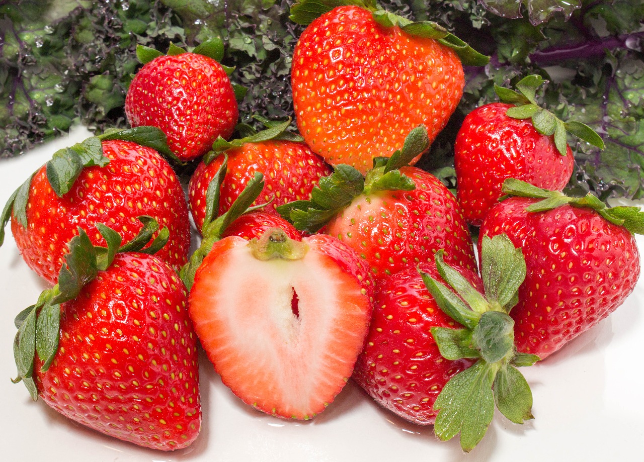 strawberry fruit healthy free photo