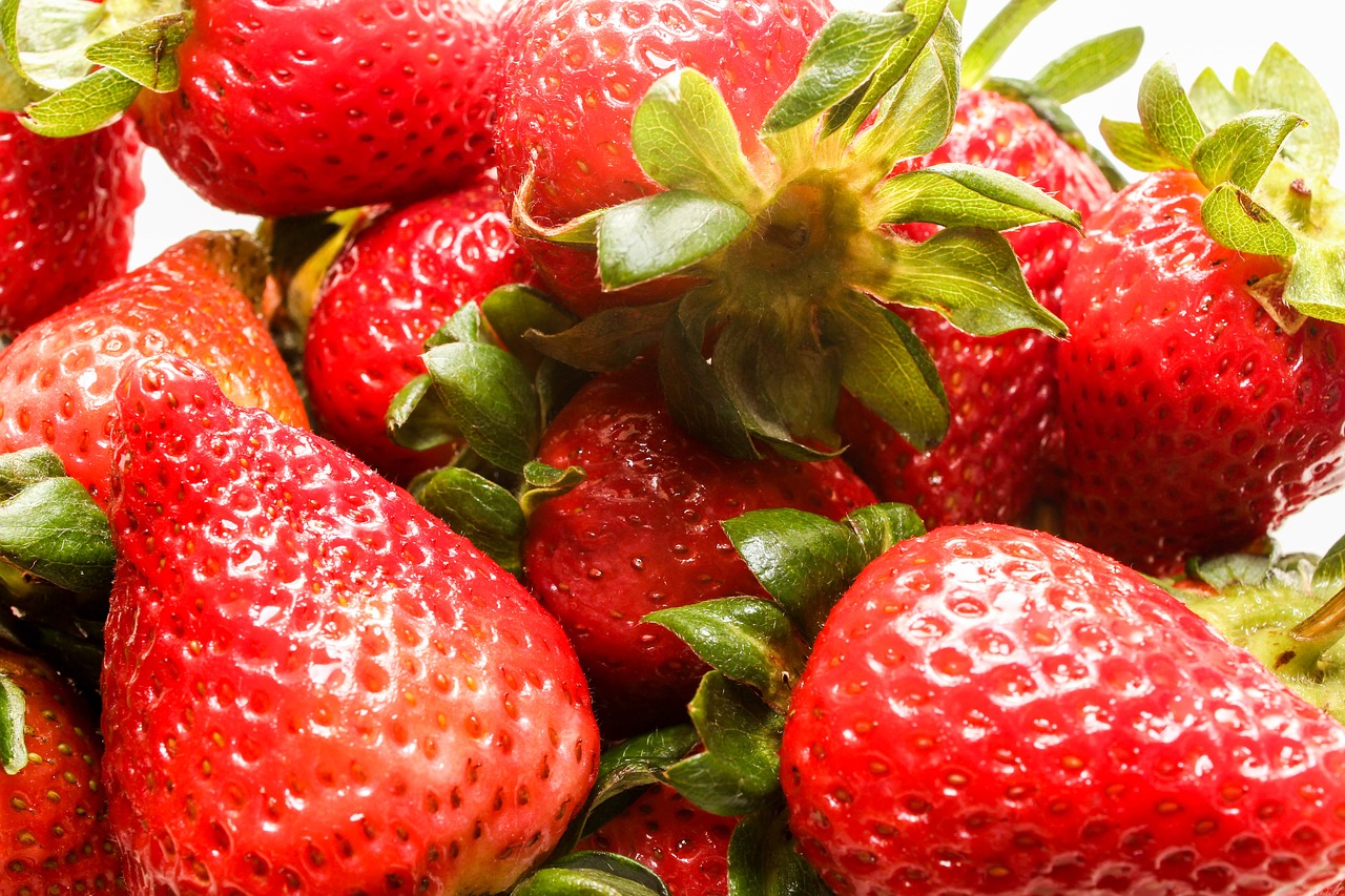 strawberry fruit healthy free photo