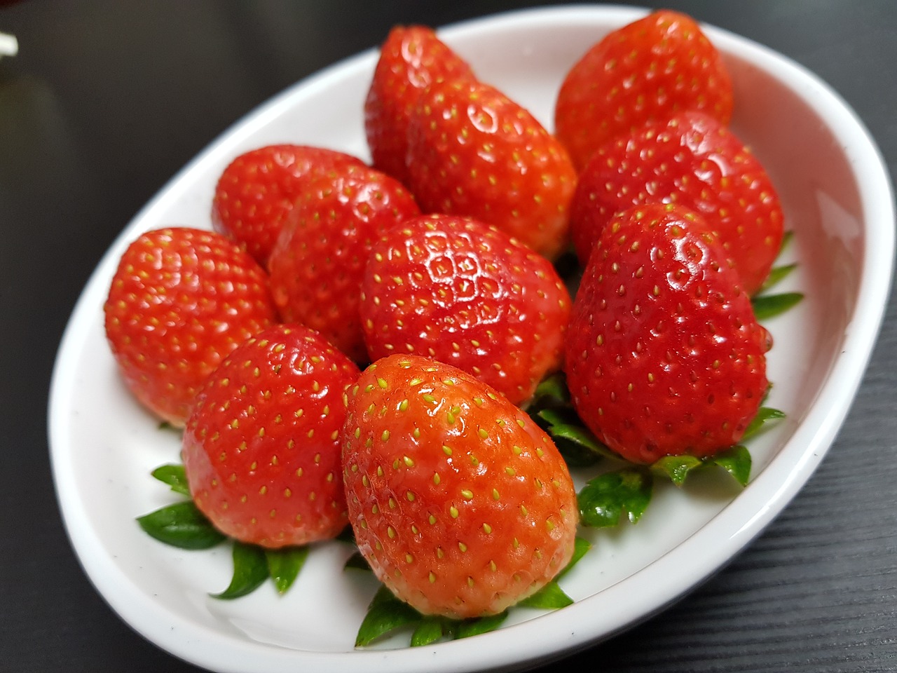 strawberry  crispy including  freshness free photo
