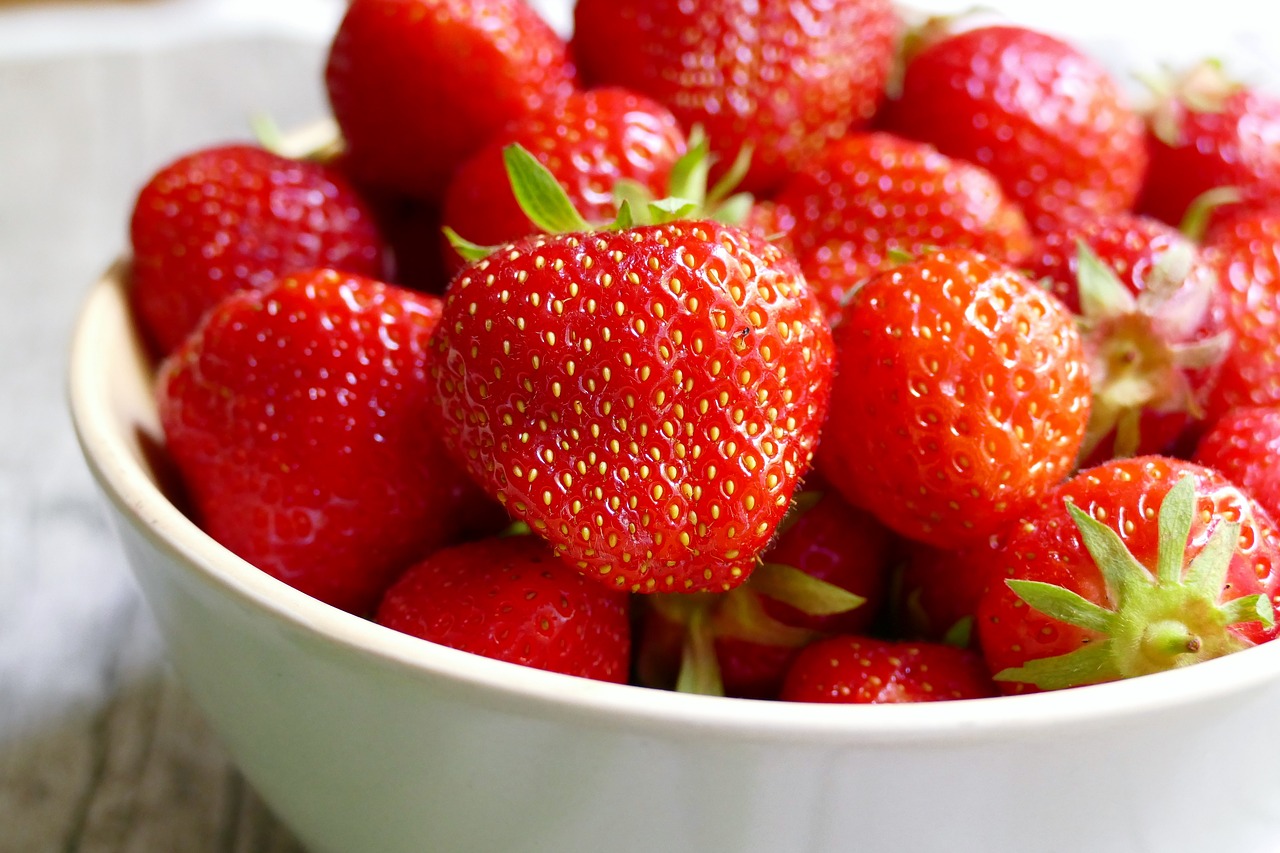 strawberry  strawberries  summer free photo