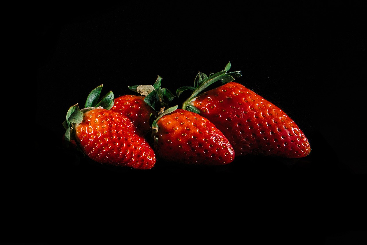 strawberry  fruit  strawberries free photo