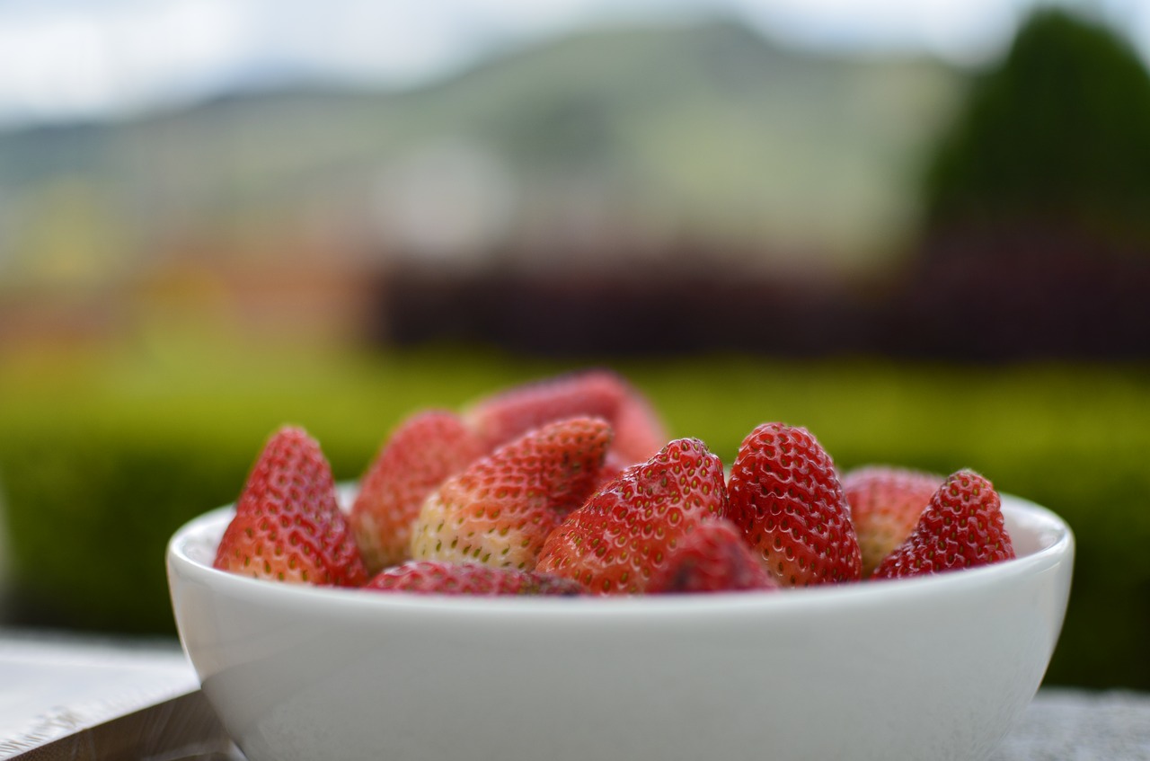 strawberry  fruit  strawberries free photo