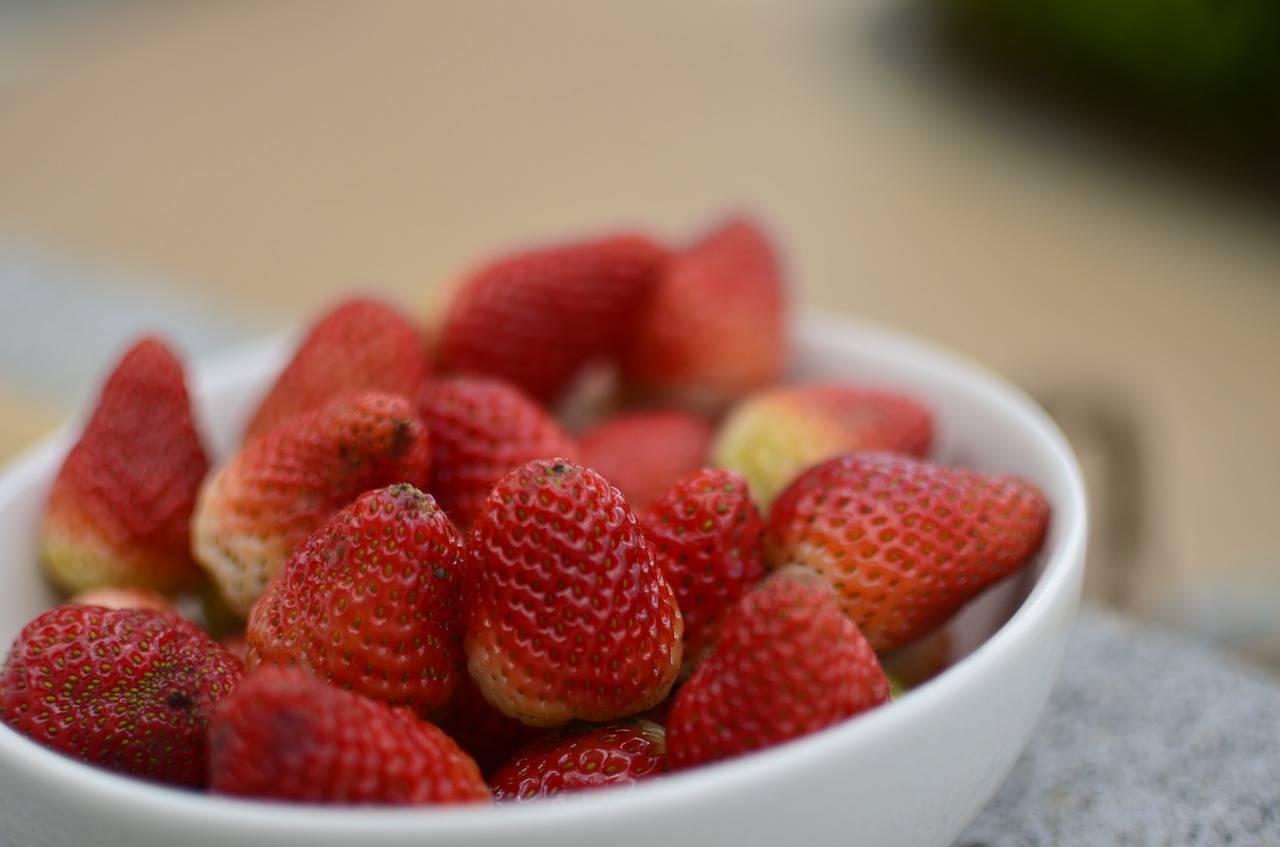 strawberry  fruit  strawberries free photo