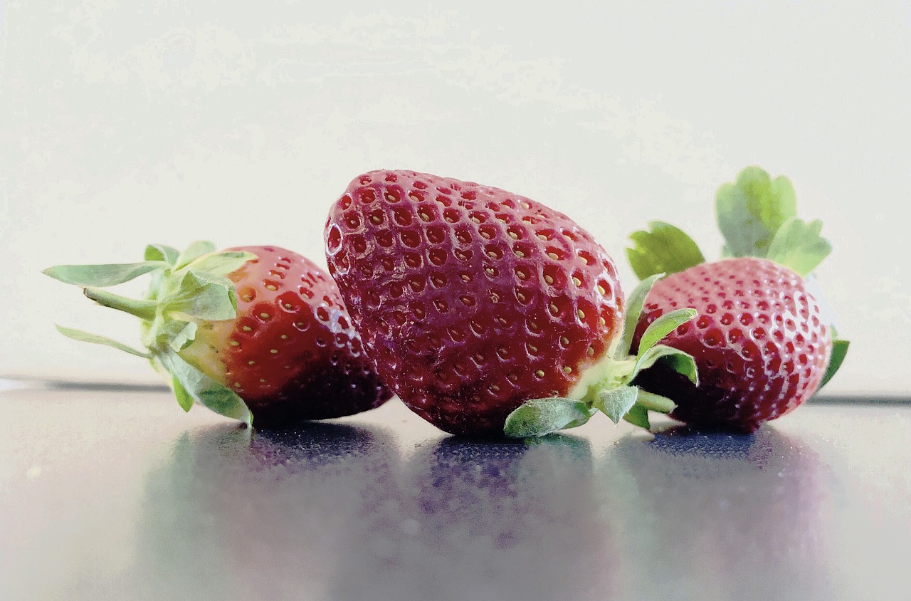 strawberry  fruit  red free photo